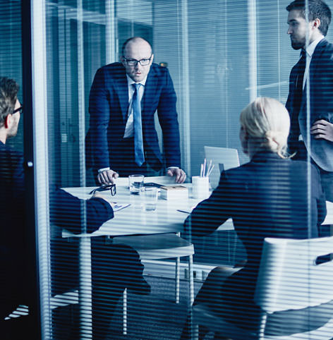 DMW-Crisis-management_Slider-Mobile-EN